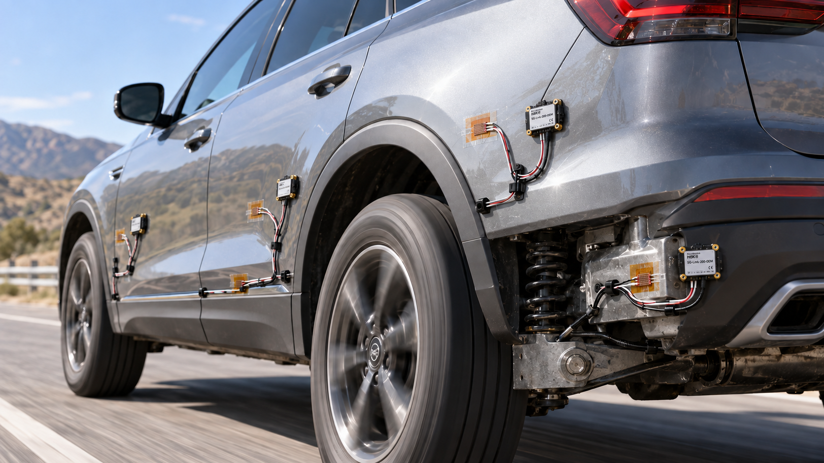 車両Road Load試験で車体の複数箇所のひずみを計測する用途イメージ